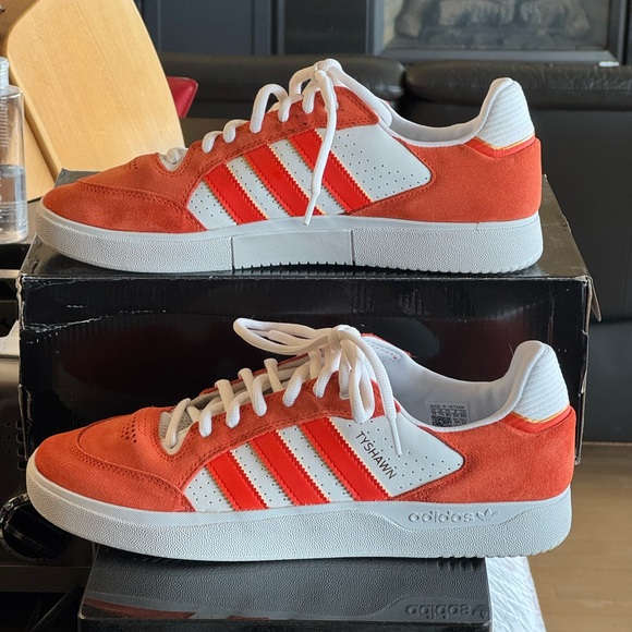 Adidas Tyshawn Low - Picture 4 of 6